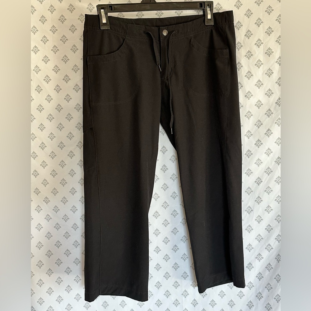 Patagonia Women's Black 3/4 Cropped Hiking Pants